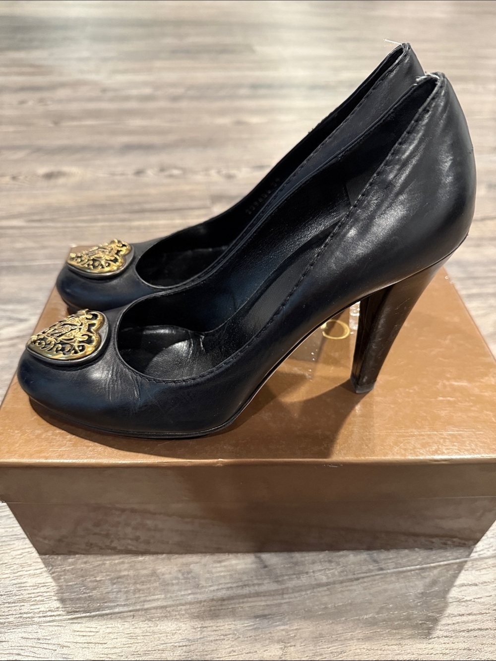 Vintage Gucci Babouska Heart Crest Black Leather Pumps Heels Italy Sz 39 Women’s - Picture 5 of 16